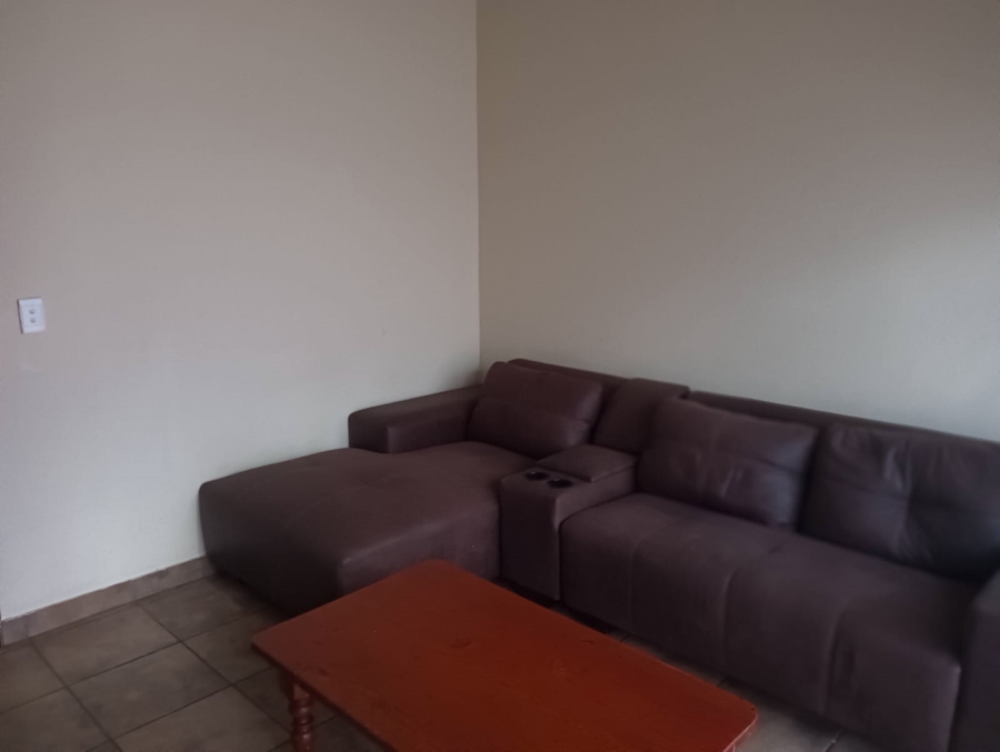 To Let 2 Bedroom Property for Rent in Dassie Rand North West